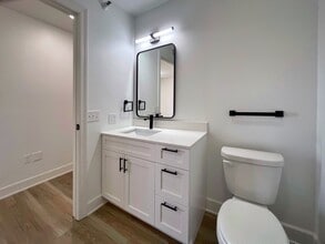 209 W Jefferson St in Winterset, IA - Building Photo - Building Photo