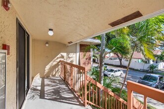 3939 NE 5th Ave in Boca Raton, FL - Building Photo - Building Photo
