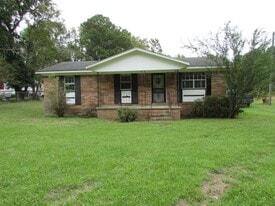 6165 Sammy Swamp Rd in Pinewood, SC - Building Photo