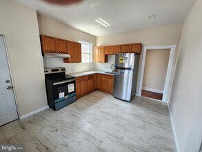 419 W Grange Ave in Philadelphia, PA - Building Photo - Building Photo