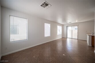 5928 Strayhorn Ct in Las Vegas, NV - Building Photo - Building Photo