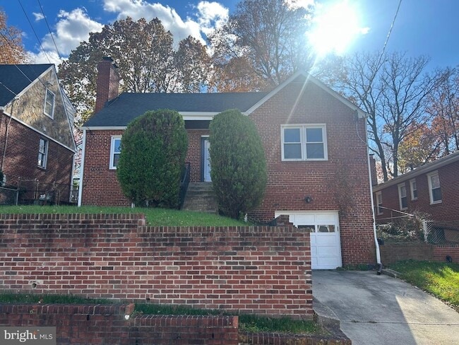 property at 3013 Nash Pl SE