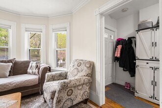 592 Trapelo Rd in Belmont, MA - Building Photo - Building Photo
