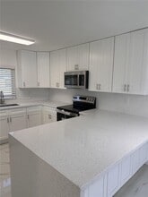 6591 SW 46th St in Davie, FL - Building Photo - Building Photo