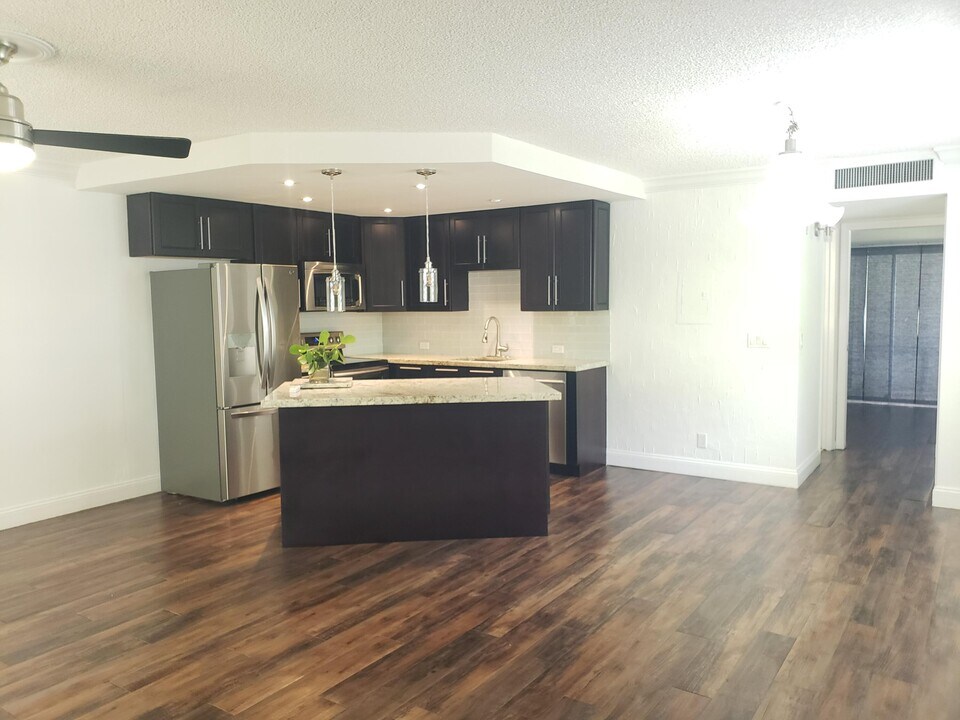 695 Normandy O in Delray Beach, FL - Building Photo
