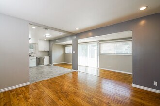 17344 Willard St in Northridge, CA - Building Photo - Building Photo