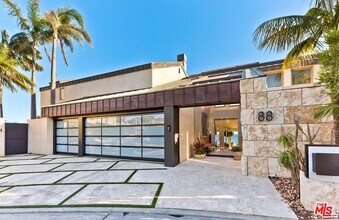88 Emerald Bay in Laguna Beach, CA - Building Photo - Building Photo