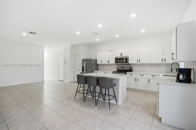 816 NW 3rd Ter in Pompano Beach, FL - Building Photo - Building Photo