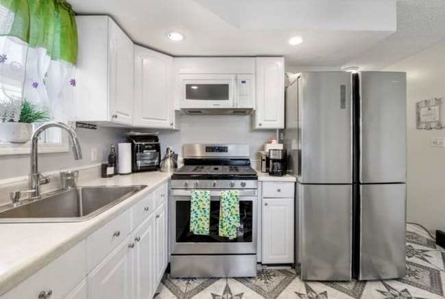 23 Collins St in Lynn, MA - Foto de edificio - Building Photo