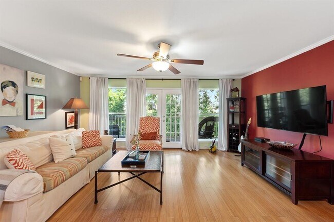 1818 S Lakeshore Blvd in Austin, TX - Building Photo - Building Photo