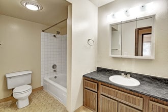 Ladera Villa in Anchorage, AK - Building Photo - Building Photo