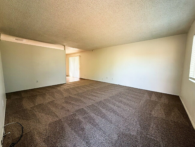 13865 N 48th Ave in Glendale, AZ - Building Photo - Building Photo