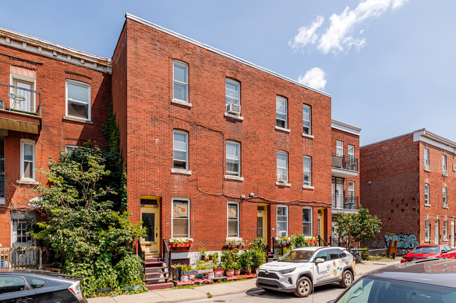 947 Sainte-Marguerite Rue in Montréal, QC - Building Photo - Building Photo