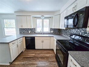 512 Bromley Rd in Churchville, NY - Building Photo - Building Photo