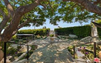 30164 Cuthbert Rd in Malibu, CA - Building Photo - Building Photo