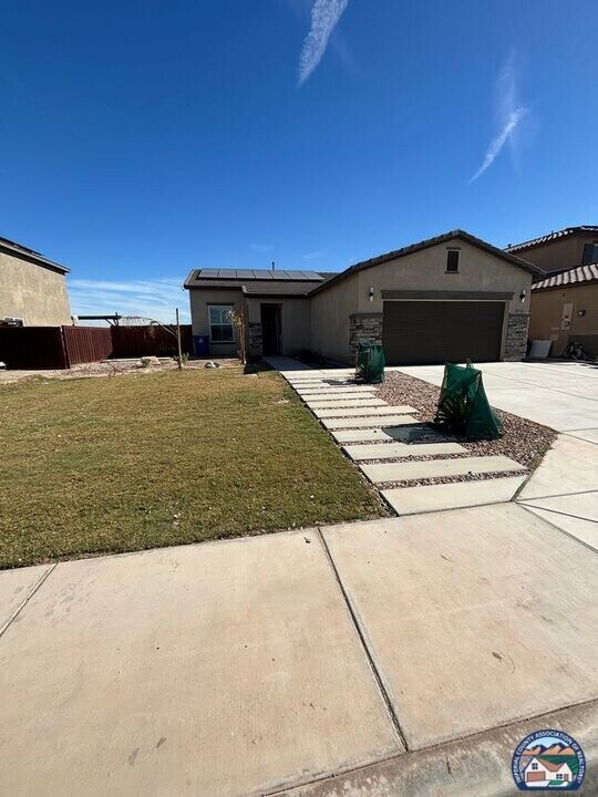 2512 Vista Del Mar in Imperial, CA - Building Photo