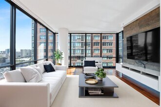 389 Washington St in Jersey City, NJ - Building Photo - Building Photo