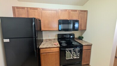 Amber Ridge Apartments in Fargo, ND - Foto de edificio - Building Photo