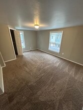112 Kathleen St, Unit 2 in Pittsburgh, PA - Building Photo - Building Photo