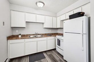 Como Court in Minneapolis, MN - Foto de edificio - Building Photo