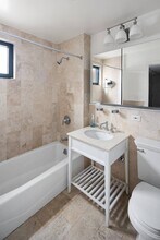 42 Tiffany Pl in Brooklyn, NY - Building Photo - Building Photo