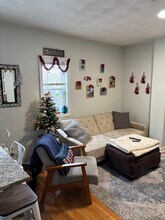 50 Derby St, Unit #2 in Somerville, MA - Foto de edificio - Building Photo