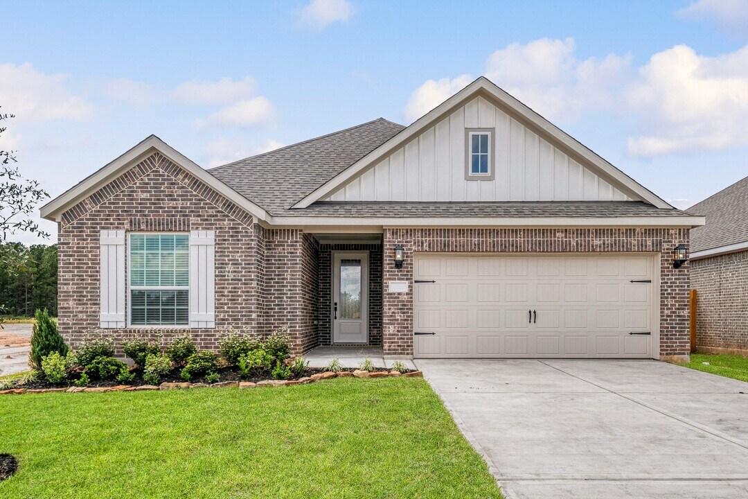 15686 Honey Cv Dr in Conroe, TX - Building Photo