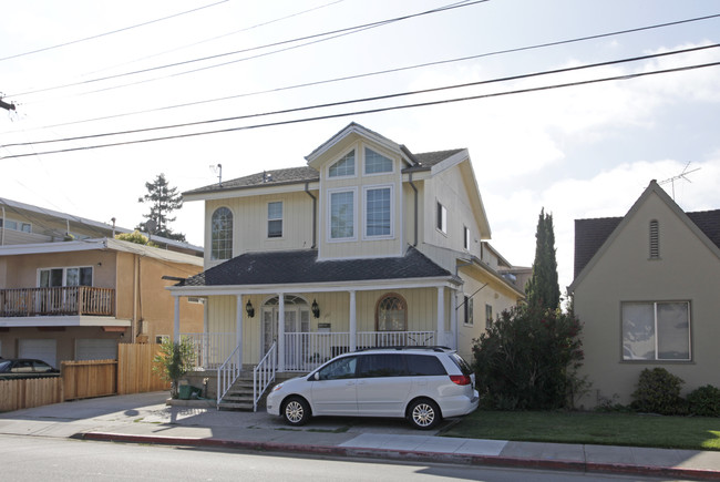 1261 Jefferson Ave in Redwood City, CA - Building Photo - Building Photo