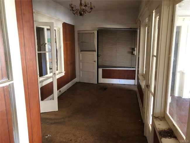 property at 1225 W 41st St
