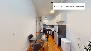 Private bedroom in 3 bed/1 bath Home in Brooklyn, NY - Building Photo - Building Photo
