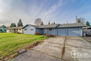 8000 NW 1st Ave in Vancouver, WA - Building Photo