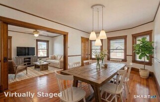 19 Thomas St in West Hartford, CT - Building Photo
