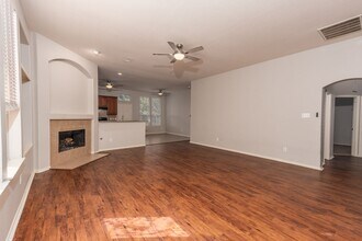 32015 Sue Ln in Pinehurst, TX - Building Photo - Building Photo