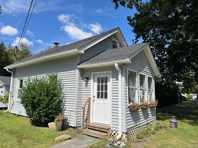property at 139 Summit Rd