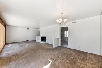 1302 Frances Dr in Roseville, CA - Foto de edificio - Building Photo