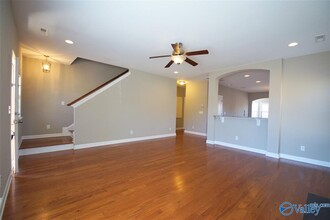 216 Skehan St SW in Huntsville, AL - Foto de edificio - Building Photo