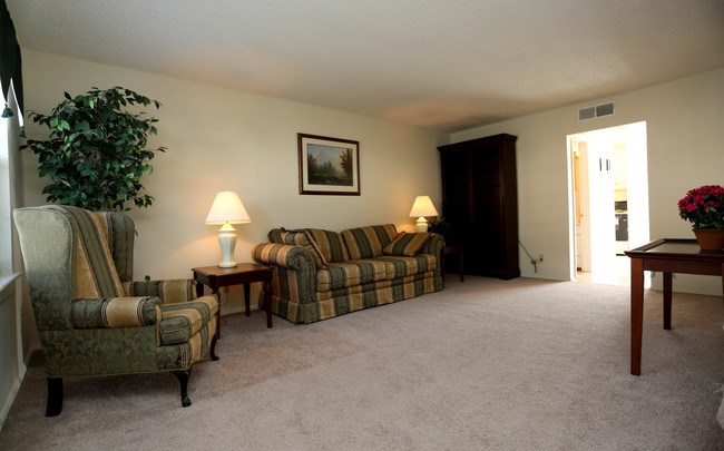 Camelot Townhomes in Richmond, VA - Foto de edificio - Interior Photo