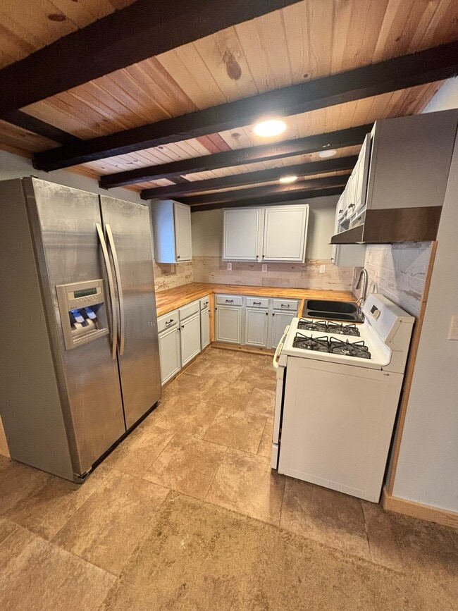 815 Salmon Ave in South Beloit, IL - Building Photo - Building Photo