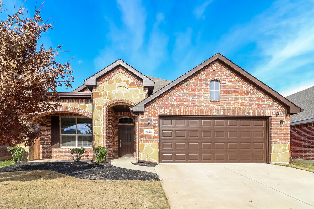 2108 Leonard Ranch Rd in Fort Worth, TX - Building Photo