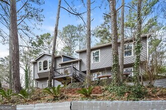 249 Castleair Dr NE in Kennesaw, GA - Building Photo - Building Photo