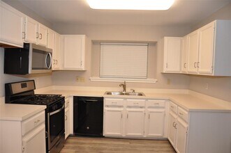 800 Daffodil Dr in Cedar Park, TX - Building Photo - Building Photo