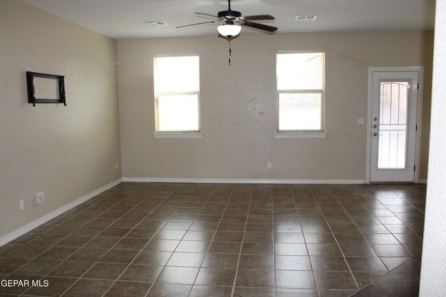 13226 Emerald River St in Horizon City, TX - Building Photo - Building Photo