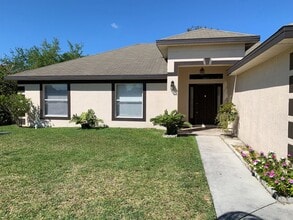 3630 SW Carmody St in Port St. Lucie, FL - Building Photo - Building Photo