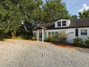 3718 Live Oak St in Columbia, SC - Foto de edificio - Building Photo