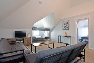 2209 Aldrich Ave S in Minneapolis, MN - Building Photo
