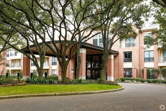 2401 S Gessner Rd, Unit A in Houston, TX - Building Photo - Building Photo