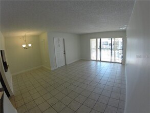 1290 Pine Ridge Cir E in Tarpon Springs, FL - Building Photo - Building Photo