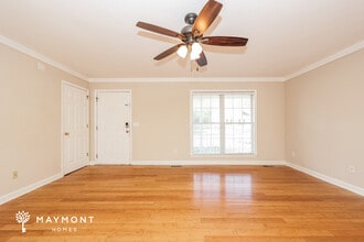 2812 Sutherland Dr in Thompson's Station, TN - Building Photo - Building Photo