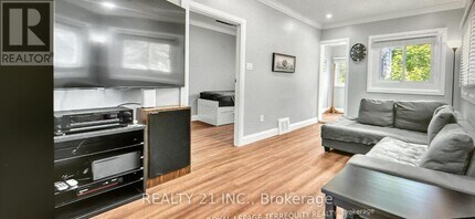 60 Phillip Ave in Toronto, ON - Building Photo - Building Photo