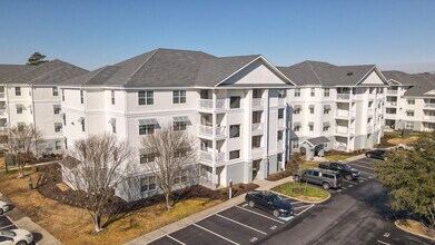 South Beach Apartments in Virginia Beach, VA - Building Photo - Building Photo